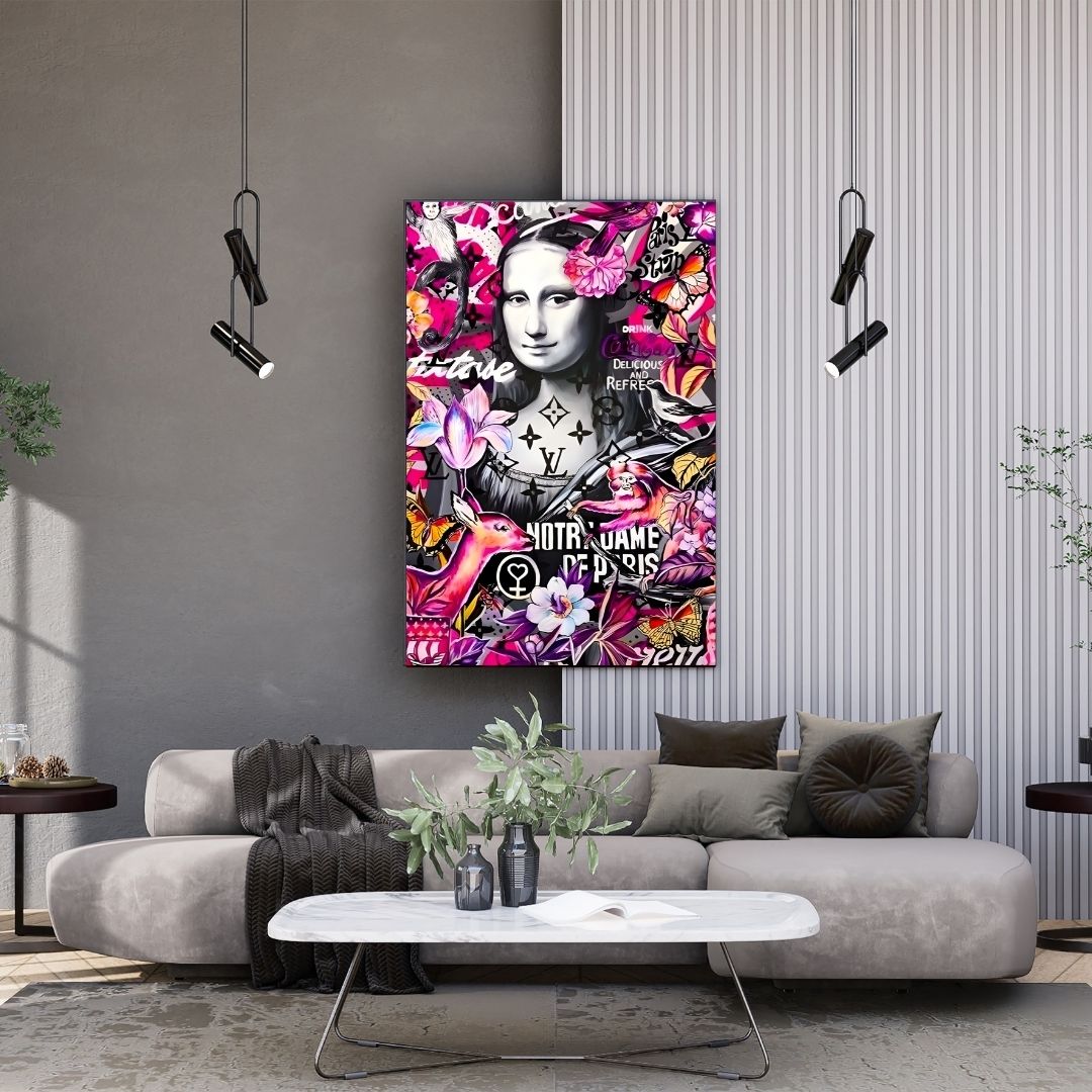 "THE BEAUTY MONA"